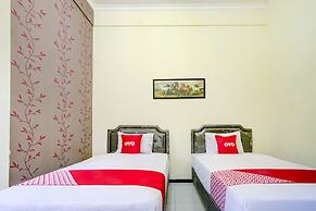 Super OYO Capital O 90151 Guest House 180