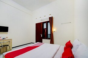 Super OYO Capital O 90151 Guest House 180