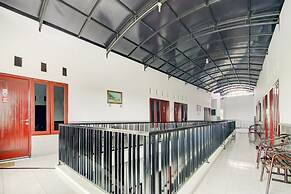 Super OYO Capital O 90151 Guest House 180