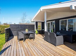 4 Person Holiday Home in Hemmet