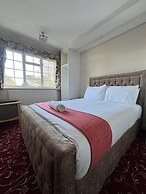 Unwind in Comfort at Cosy Caradus Free Parking