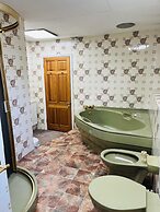 Unwind in Comfort at Cosy Caradus Free Parking