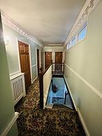 Unwind in Comfort at Cosy Caradus Free Parking