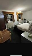Unwind in Comfort at Cosy Caradus Free Parking