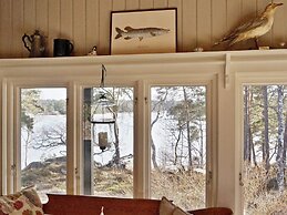 6 Person Holiday Home in Djurhamn