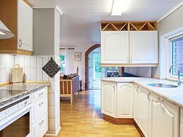 6 Person Holiday Home in Dannemare