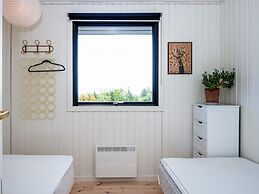 8 Person Holiday Home in Ebeltoft-by Traum