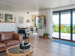 8 Person Holiday Home in Ebeltoft-by Traum