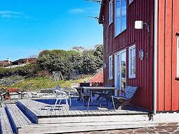 8 Person Holiday Home in Sjernaroy