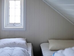 8 Person Holiday Home in Sjernaroy