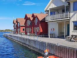 8 Person Holiday Home in Sjernaroy