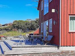 8 Person Holiday Home in Sjernaroy