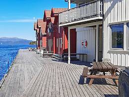 8 Person Holiday Home in Sjernaroy