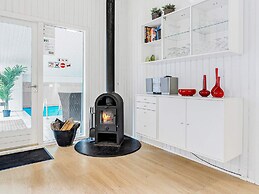 8 Person Holiday Home in Albaek