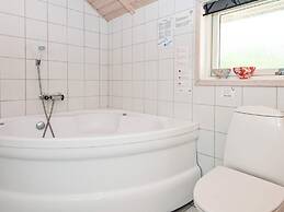 6 Person Holiday Home in Hemmet