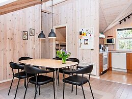 6 Person Holiday Home in Hemmet