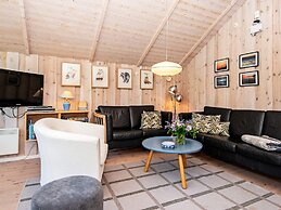 6 Person Holiday Home in Hemmet