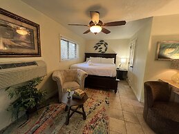 Poolside King Cabana with full kitchen, king bed, sleeper sofa and poo