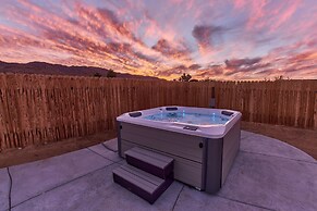 Of Wine & Gods - Hot Tub, Bbq And Fire Pit! 3 Bedroom Home by RedAwnin