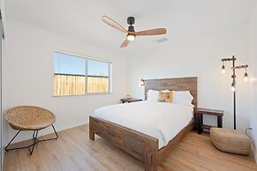 Of Wine & Gods - Hot Tub, Bbq And Fire Pit! 3 Bedroom Home by RedAwnin