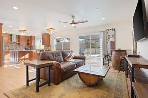 Of Wine & Gods - Hot Tub, Bbq And Fire Pit! 3 Bedroom Home by RedAwnin