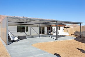 Of Wine & Gods - Hot Tub, Bbq And Fire Pit! 3 Bedroom Home by RedAwnin