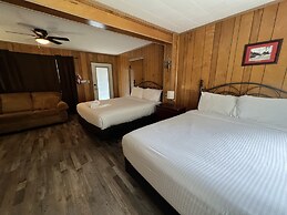 Budget friendly queen studio with full kitchen, two queen beds and sle