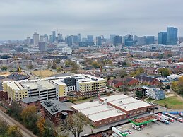 Contemporary Nashville at The 1865