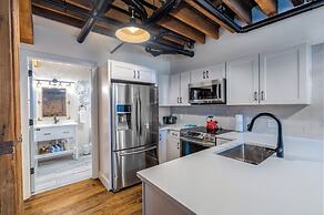 Contemporary Nashville at The 1865