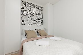 Emilii Plater Apartment by Renters