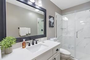 Pool View on Avondale - Walk Out Patio