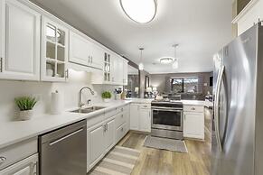 Pool View on Avondale - Walk Out Patio