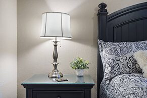 Pool View on Avondale - Walk Out Patio