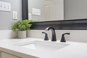 Pool View on Avondale - Walk Out Patio