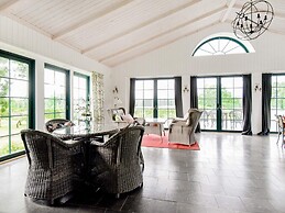 15 Person Holiday Home in Hjortkvarn-by Traum