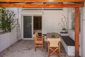 Violeta s Seaview Apartment in Rhodes