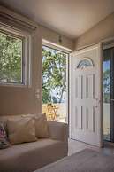 Violeta s Seaview Apartment in Rhodes