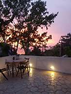 Violeta s Seaview Apartment in Rhodes