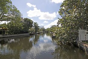Tarpon River Retreat