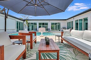 6BR Sleeps 15 Pool BBQ Firepit Games Stables More!