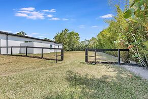 6BR Sleeps 15 Pool BBQ Firepit Games Stables More!