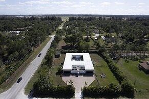 6BR Sleeps 15 Pool BBQ Firepit Games Stables More!