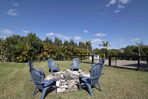 6BR Sleeps 15 Pool BBQ Firepit Games Stables More!