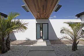 6BR Sleeps 15 Pool BBQ Firepit Games Stables More!