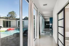 6BR Sleeps 15 Pool BBQ Firepit Games Stables More!