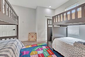 6BR Sleeps 15 Pool BBQ Firepit Games Stables More!