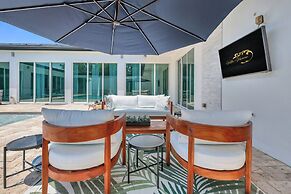 6BR Sleeps 15 Pool BBQ Firepit Games Stables More!