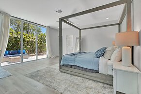 6BR Sleeps 15 Pool BBQ Firepit Games Stables More!