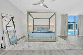 6BR Sleeps 15 Pool BBQ Firepit Games Stables More!