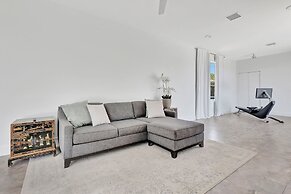 6BR Sleeps 15 Pool BBQ Firepit Games Stables More!